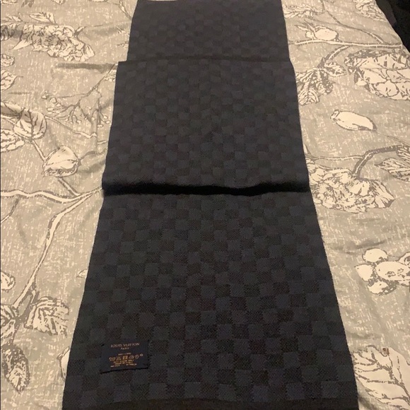 Authentic 100% Louis Vuitton Hat and Scarf - Picture 8 of 16